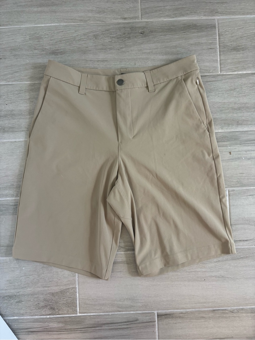 Lululemon Men's Khaki Tan Commission Warpstreme Shorts 30